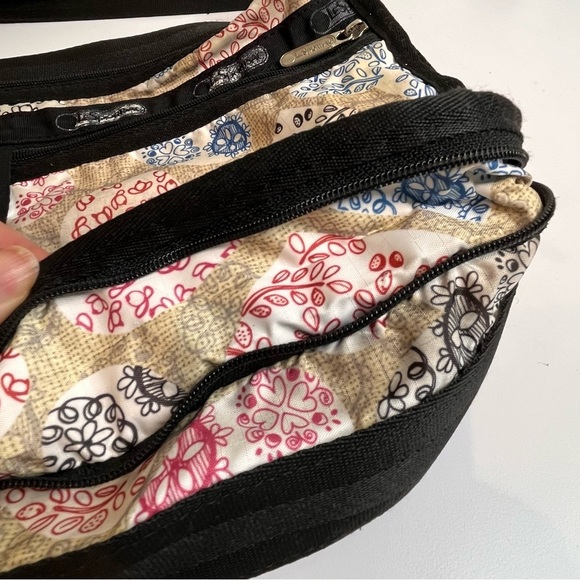 LeSportsSac | Vintage Deluxe Crossbody Shoulder Satchel Hearts Flowers + Pouch - Picture 3 of 10